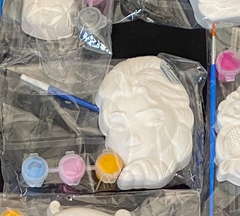 Paint your own sets