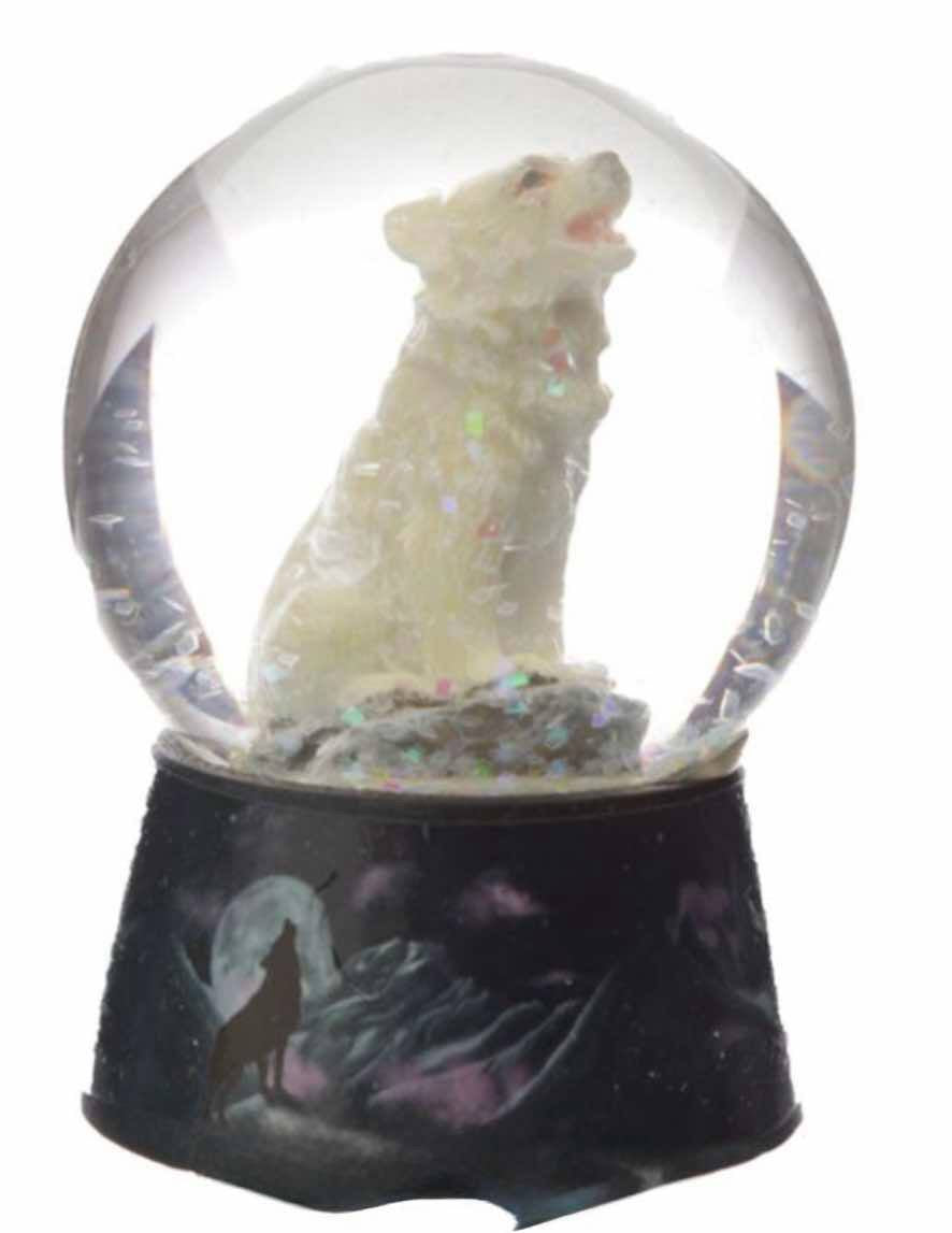 Wolf snow globe