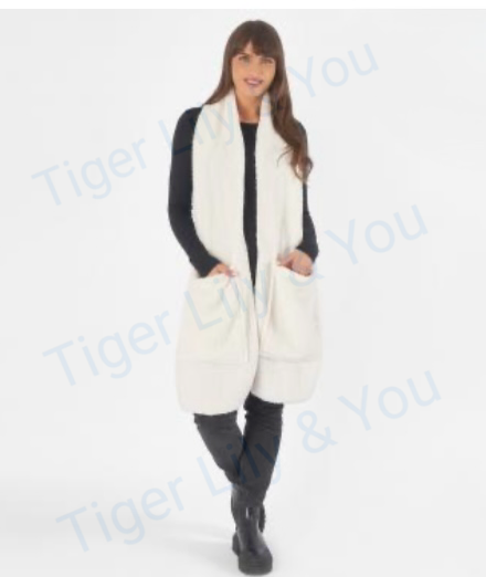 Teddy fleece pocket scarf