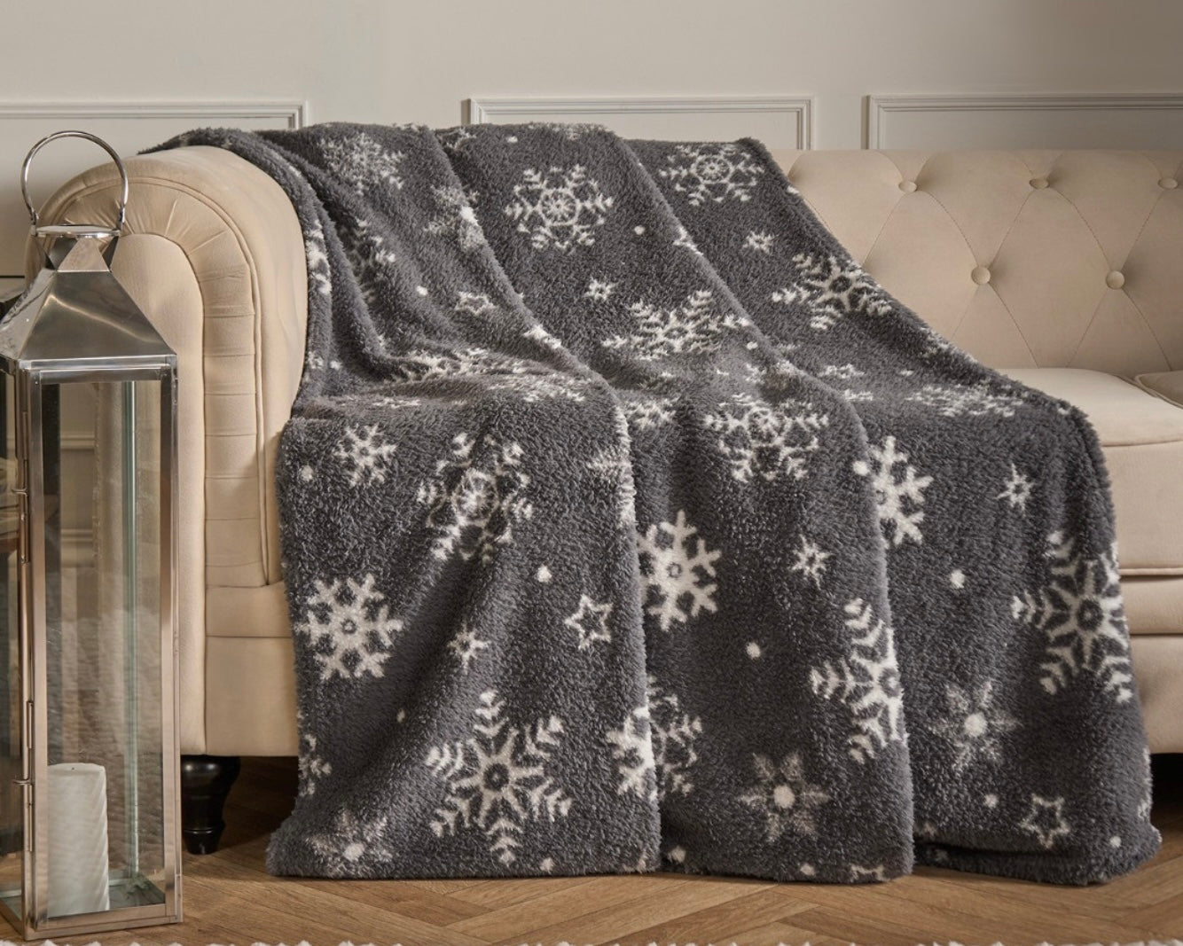 Snowflake fleece throw
