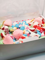 Super Share Box dark moon sweets