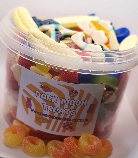 2.5kg Mega Bucket Dark Moon sweets